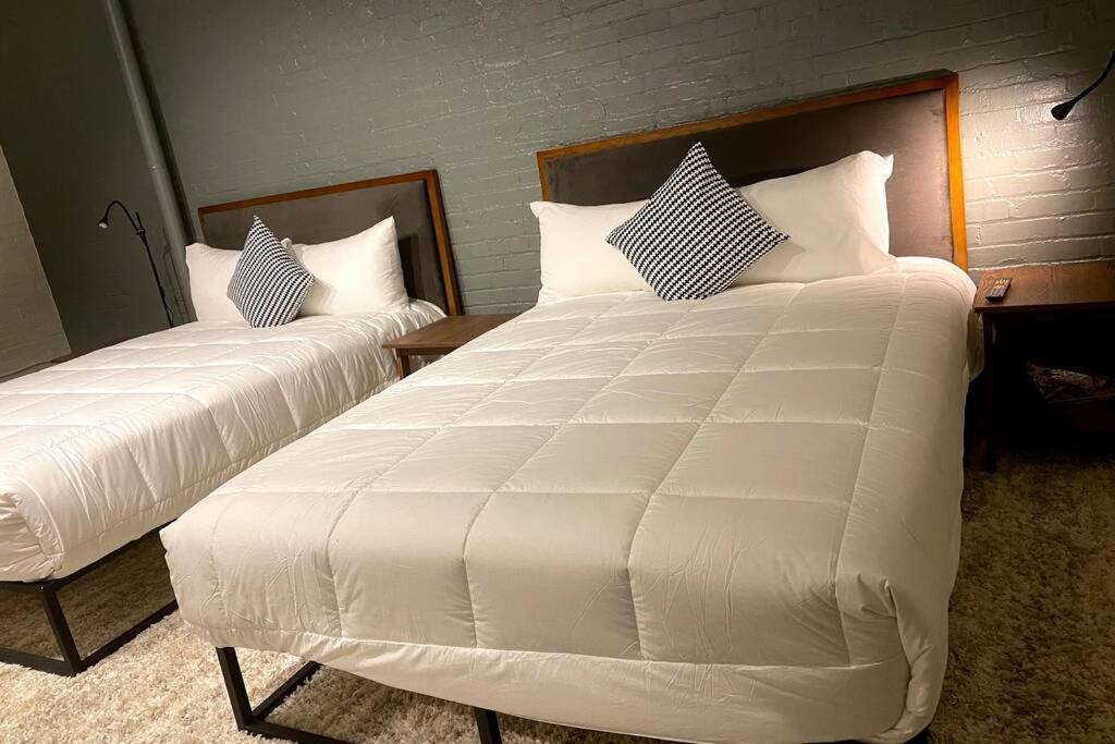 3E-Spacious 2 Bedroom In Oakland, Sleeps 8 พิตต์สเบิร์ก ภายนอก รูปภาพ